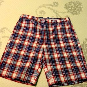 New without tag IZOD Men’s plaid golf shorts